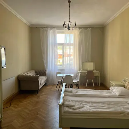 на театральній Apartment Lviv